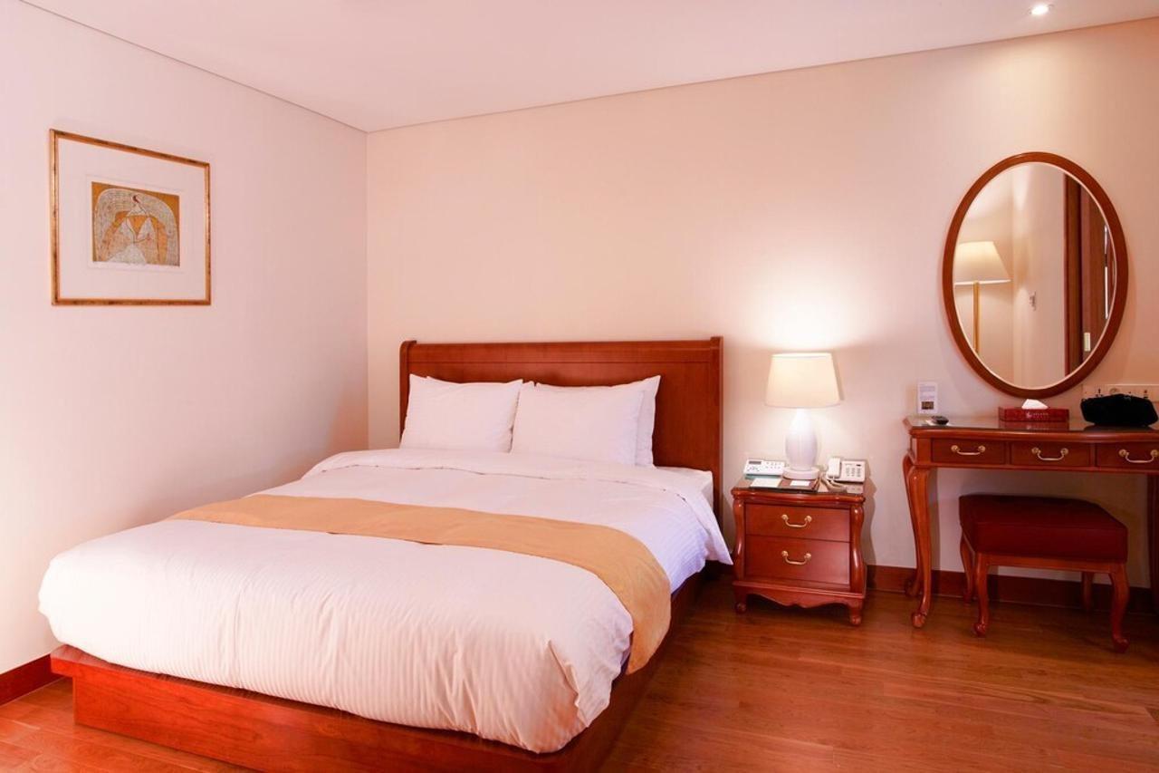 Sejong Hotel Seoul Myeongdong Экстерьер фото
