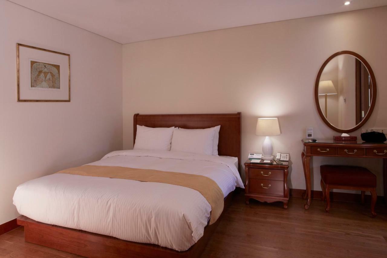 Sejong Hotel Seoul Myeongdong Экстерьер фото